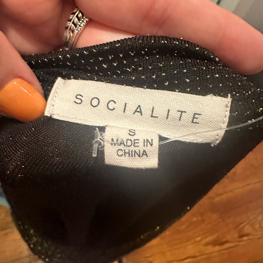 Socialite top - Picture 2 of 3